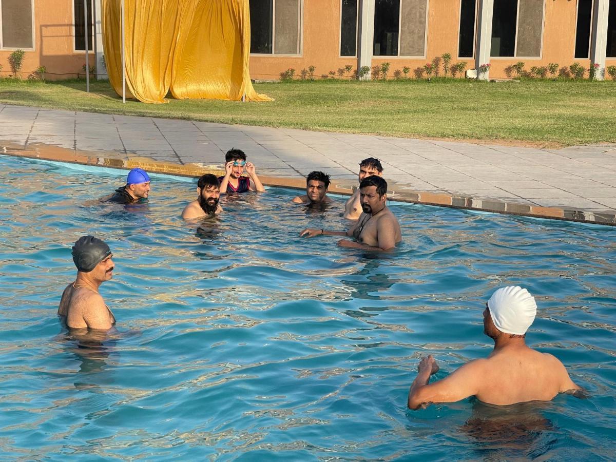 Heaven 7 Hotel & Resort Himatnagar Luaran gambar